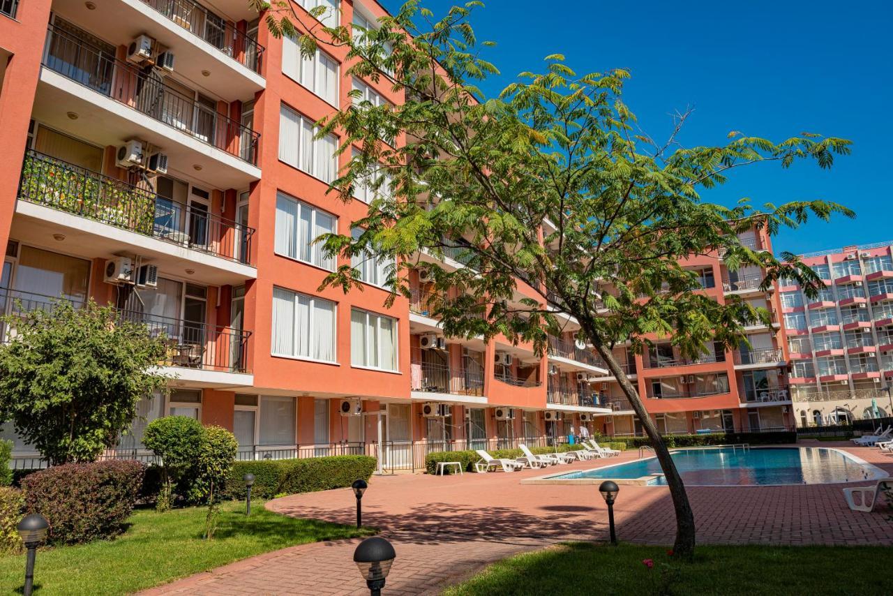 Sunset Beach - Menada Apartments Слънчев бряг Екстериор снимка
