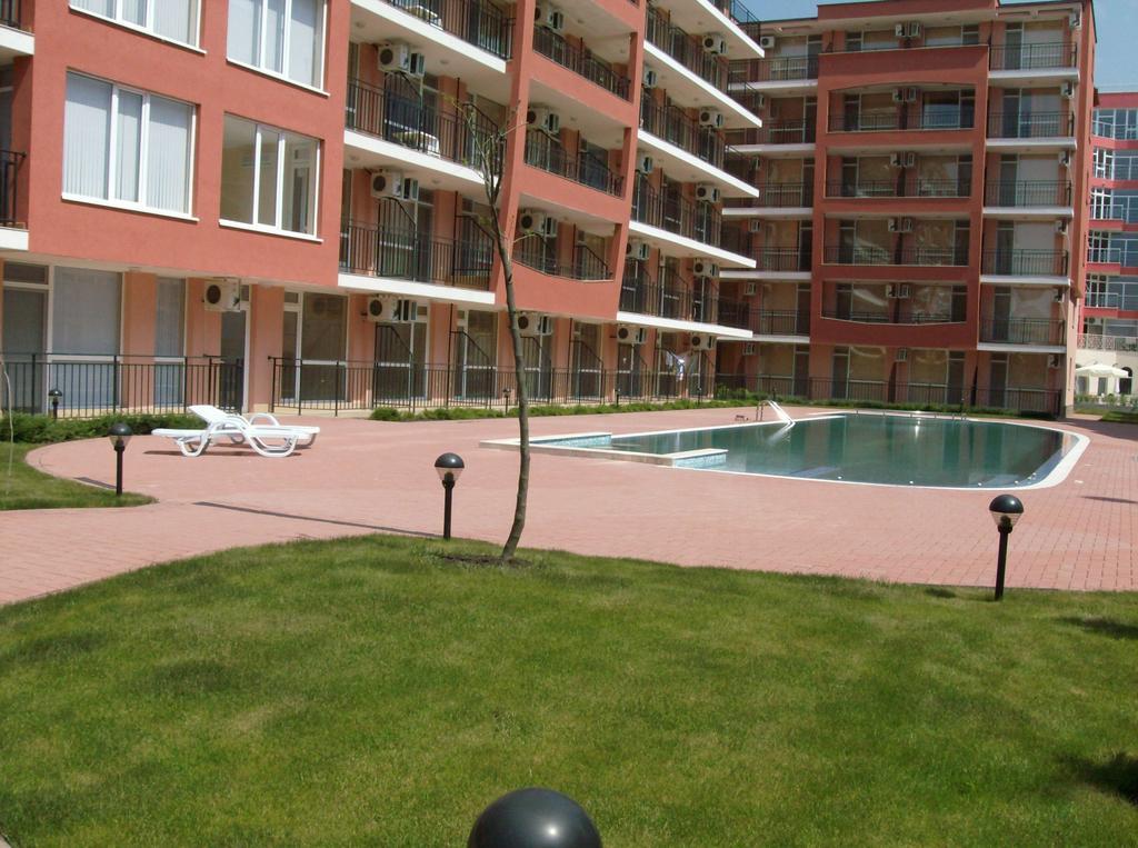 Sunset Beach - Menada Apartments Слънчев бряг Екстериор снимка